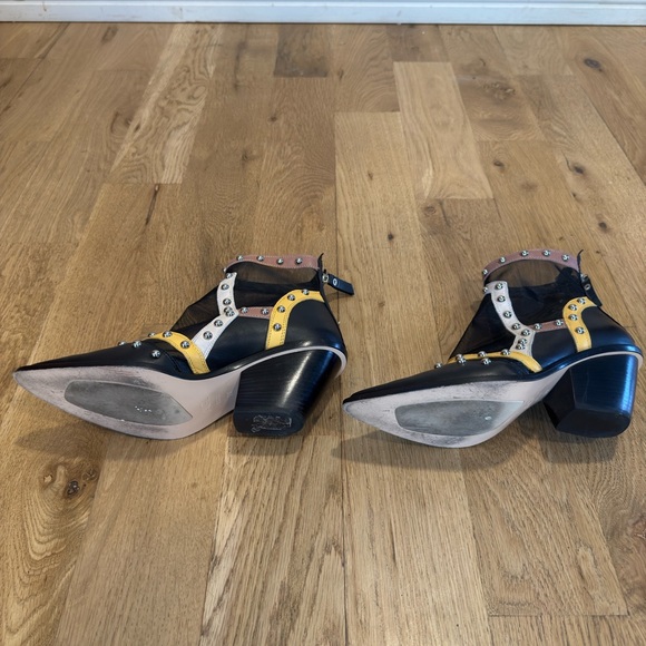 Black mesh booties by AGL - Picture 6 of 8